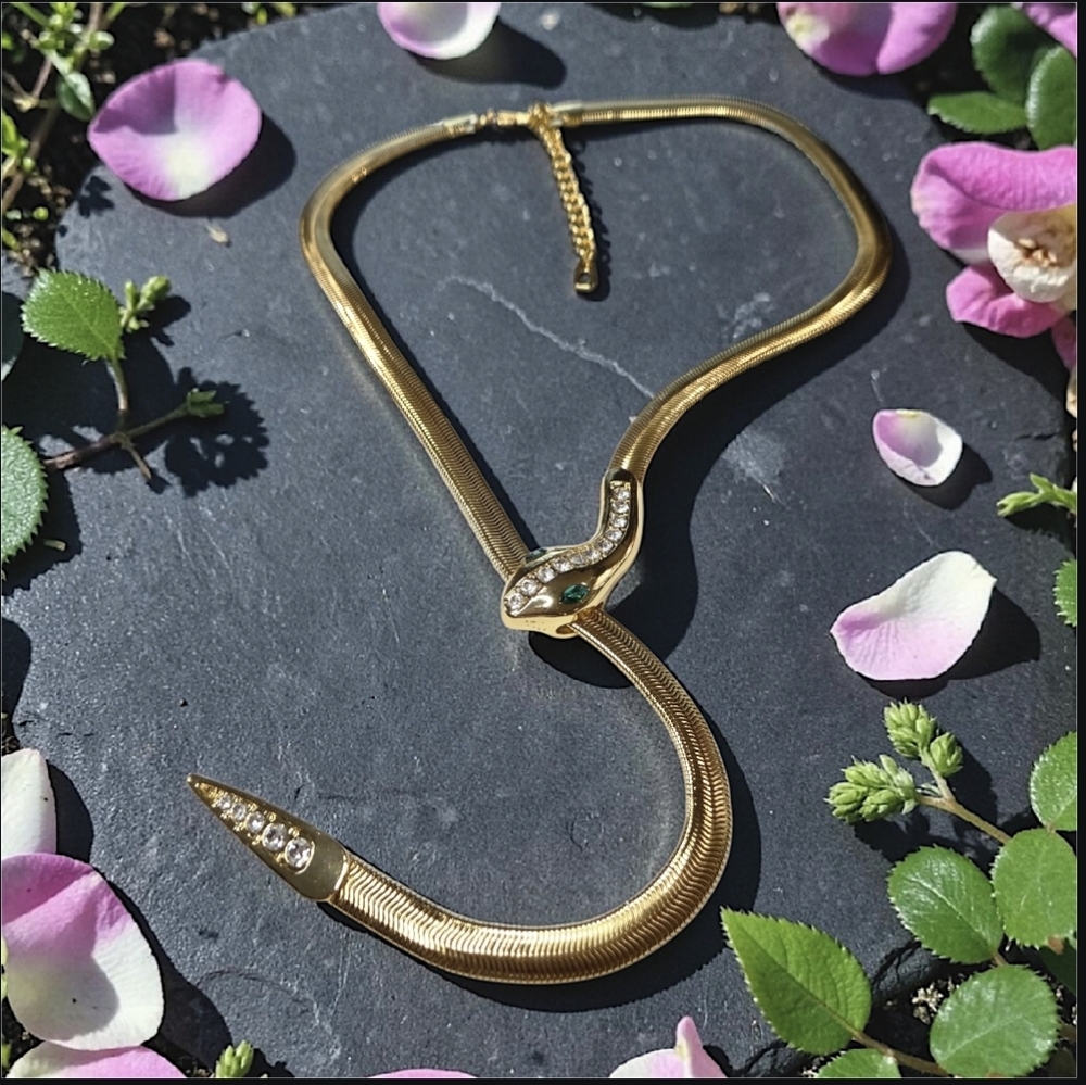 18k Gold Plated Chunky Serpentine Chain Snake Emerald Crystal Lariat Necklace